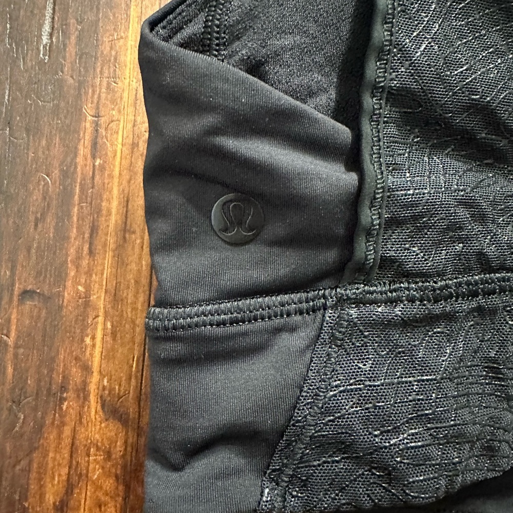 🍋🍋🍋 Lululemon sports bra,10 - Picture 2 of 3